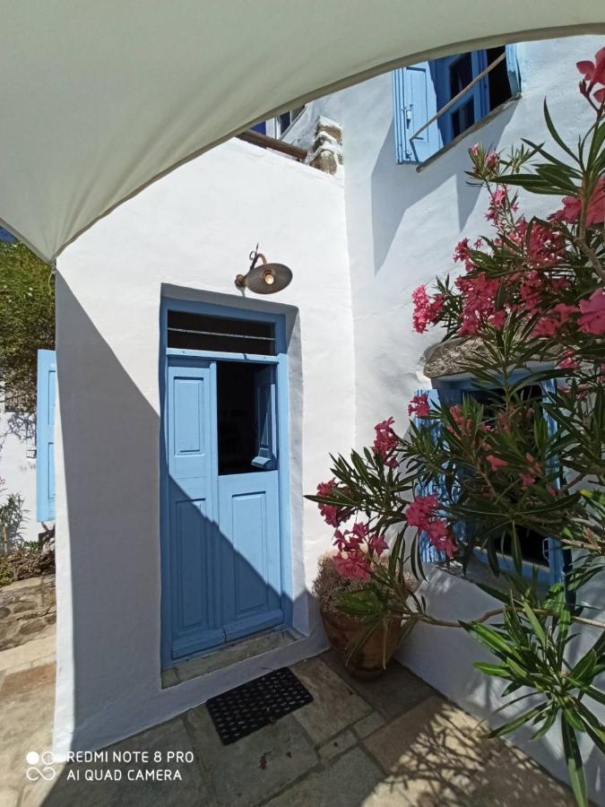 Traditional Stone House With Breathtaking View Serifos Town 外观 照片